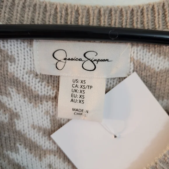Jessica Simpson Sweater Vest Juniors - Picture 3 of 3